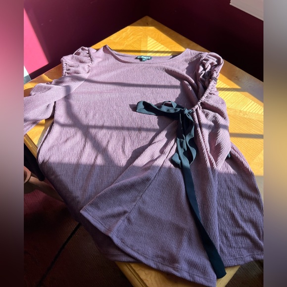 Express mauve top with cut outs on sleeves that tie sz S - Picture 8 of 10